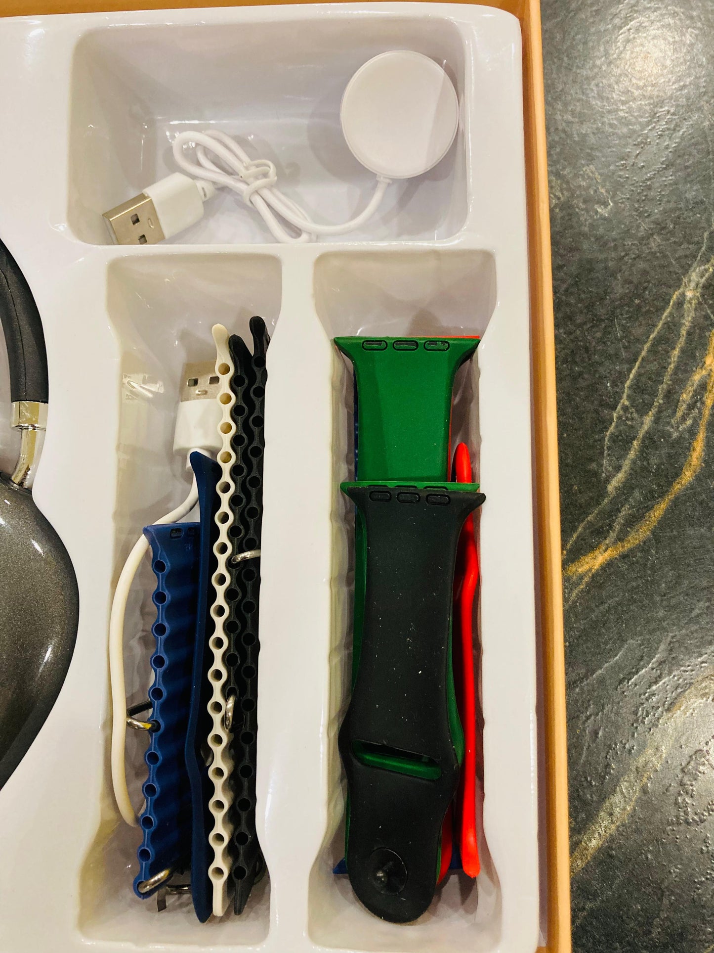 P9 Series 10 Wireless Headphones & Smartwatch Combo